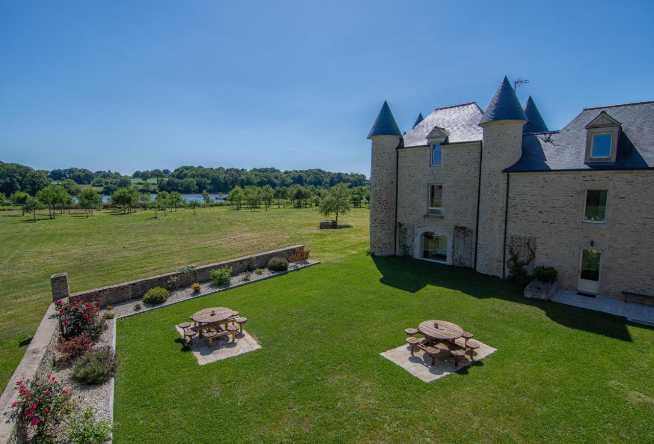 Domaine De Kerbillec Bed & Breakfast Theix Bagian luar foto