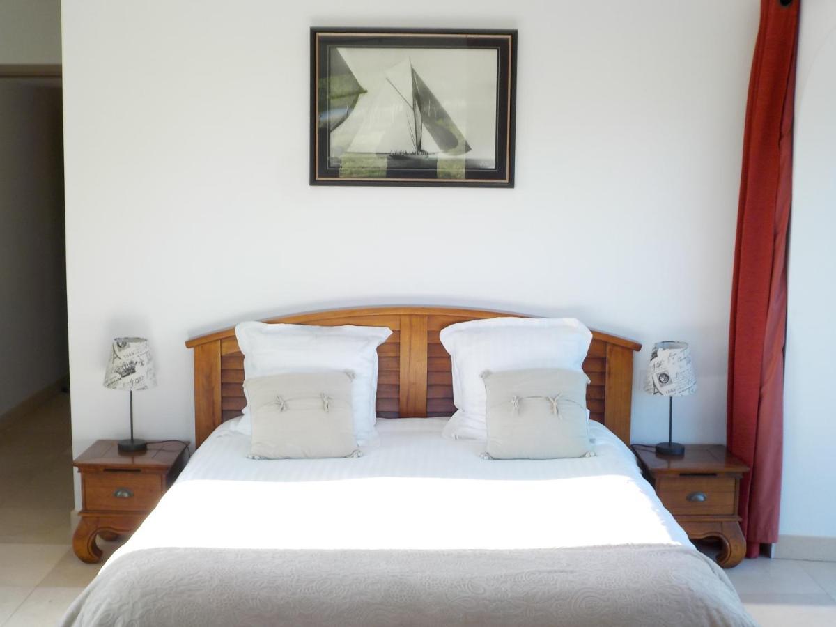 Domaine De Kerbillec Bed & Breakfast Theix Bagian luar foto