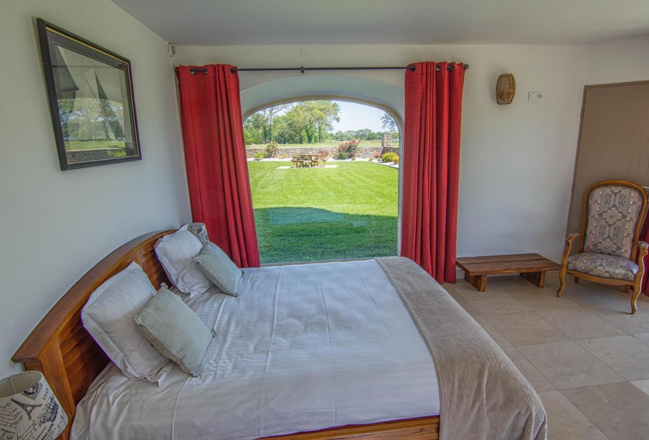 Domaine De Kerbillec Bed & Breakfast Theix Bagian luar foto