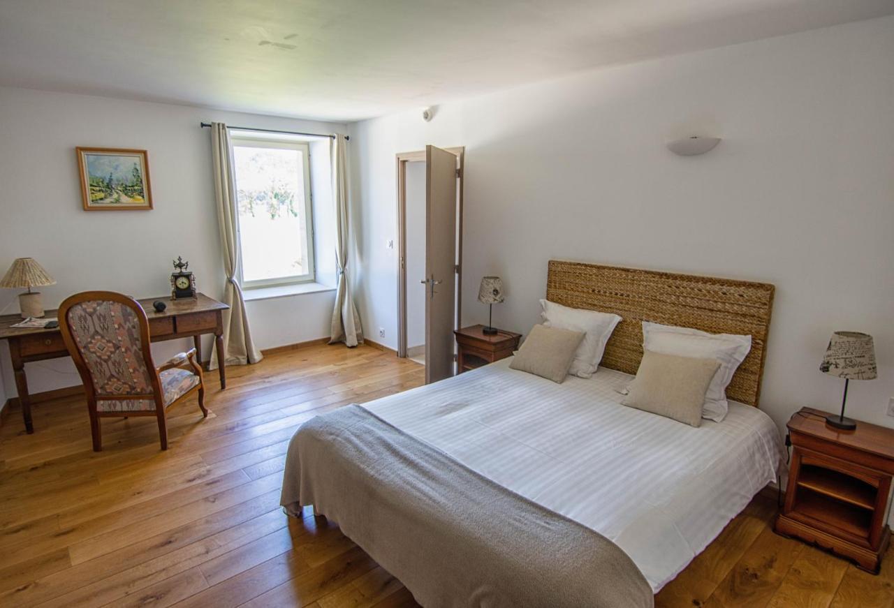 Domaine De Kerbillec Bed & Breakfast Theix Bagian luar foto