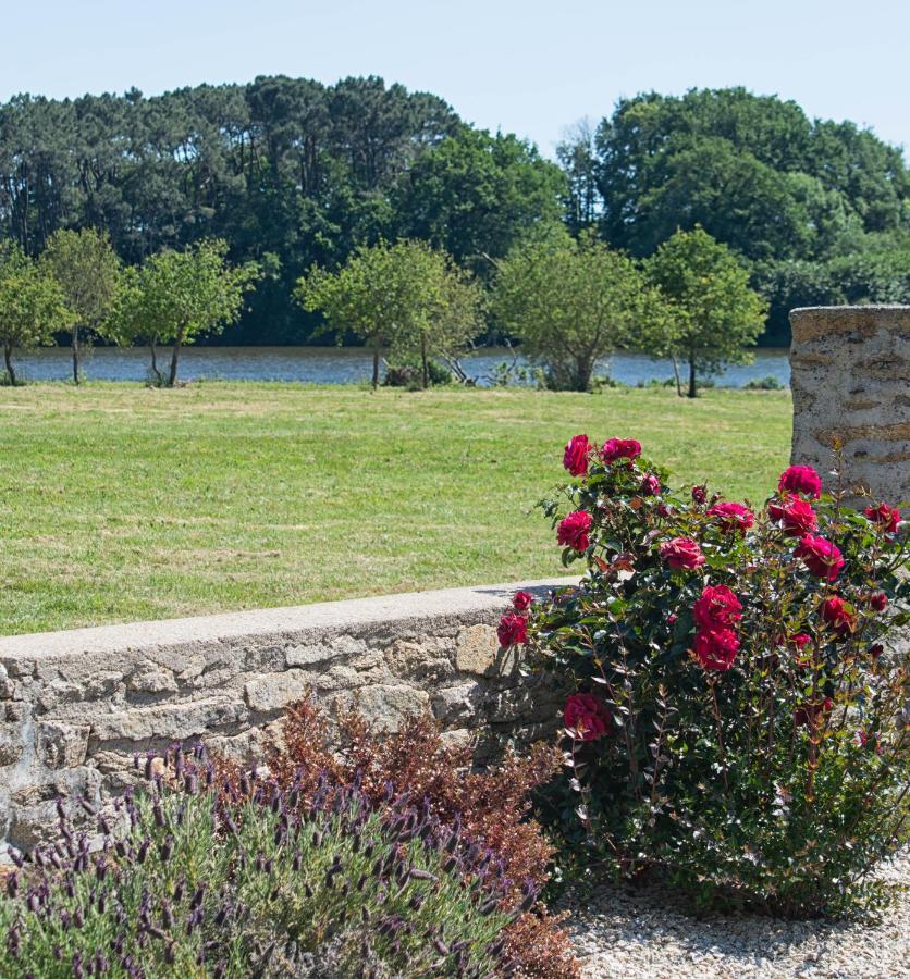 Domaine De Kerbillec Bed & Breakfast Theix Bagian luar foto