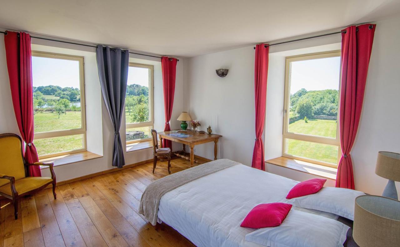 Domaine De Kerbillec Bed & Breakfast Theix Bagian luar foto