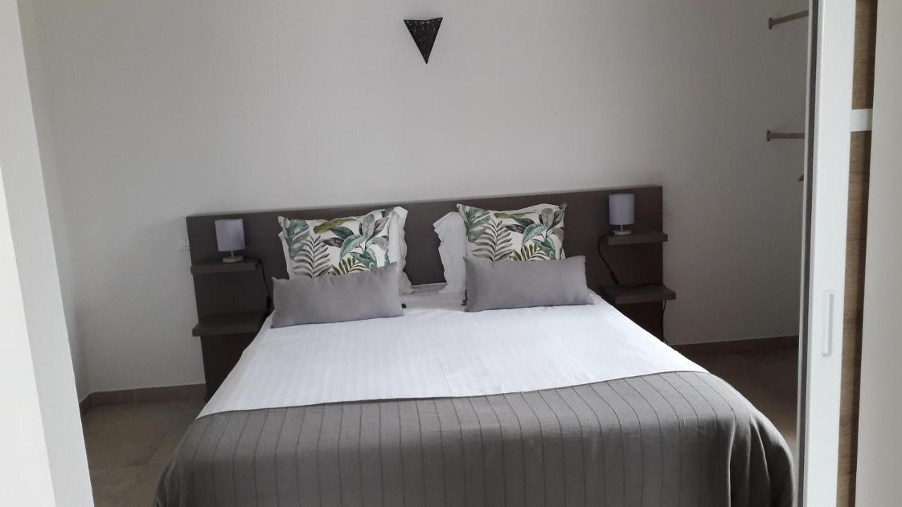 Domaine De Kerbillec Bed & Breakfast Theix Bagian luar foto