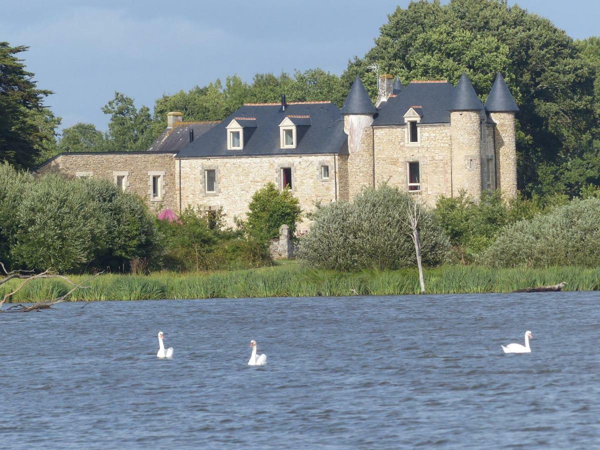 Domaine De Kerbillec Bed & Breakfast Theix Bagian luar foto